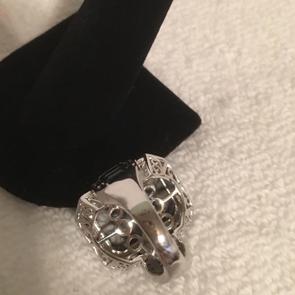 Ring - Picture 4 of 4